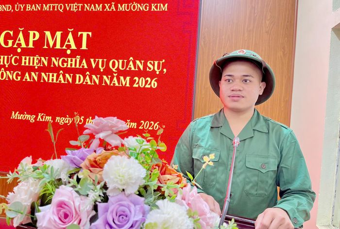 Đại diện công dân lên đường nhập ngũ phát biểu tại buổi gặp mặt.