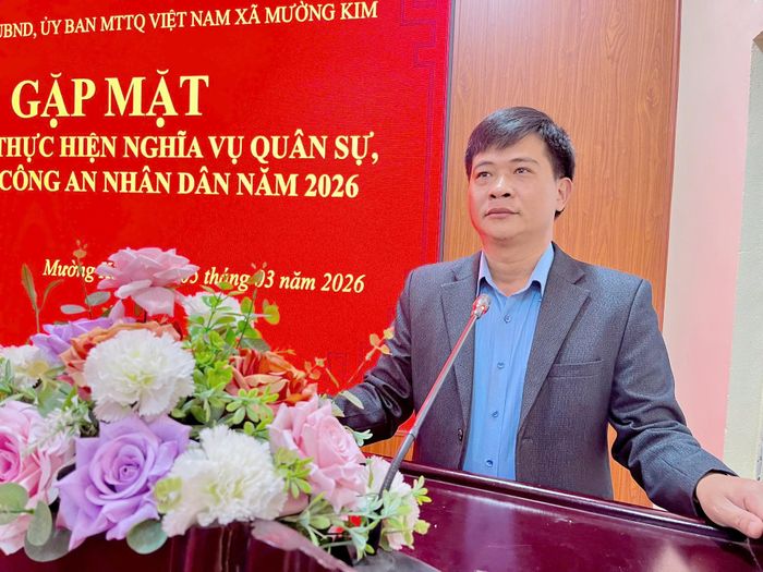 Đồng chí Vũ Văn Nội - Phó Bí thư Đảng ủy, Chủ tịch UBND xã phát biểu tại buổi gặp mặt.