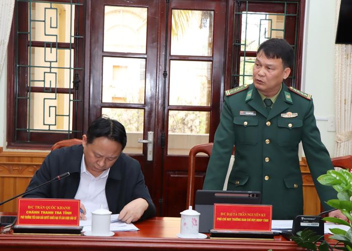 Đại diện lãnh đạo Ban Chỉ huy Bộ đội Biên phòng tỉnh phát biểu ý kiến.