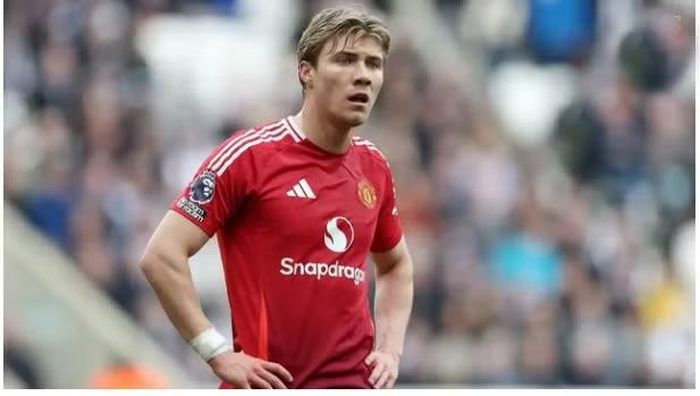 Rasmus Højlund nhiều khả năng sẽ được giải quyết thông qua điều khoản mua đứt của Napoli.