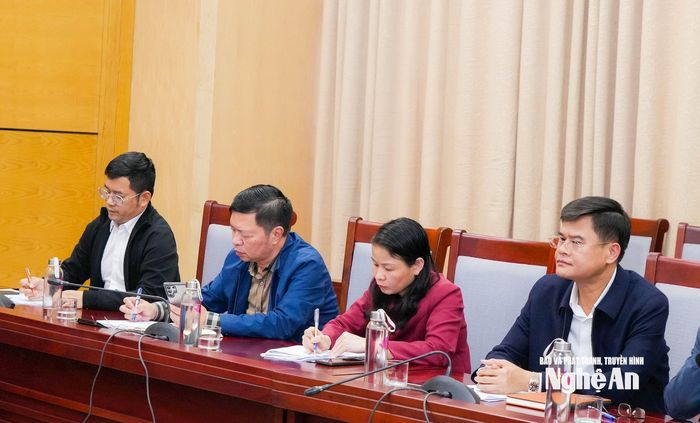 Đại diện lãnh đạo các sở, ngành tham dự cuộc làm việc. Ảnh: TL