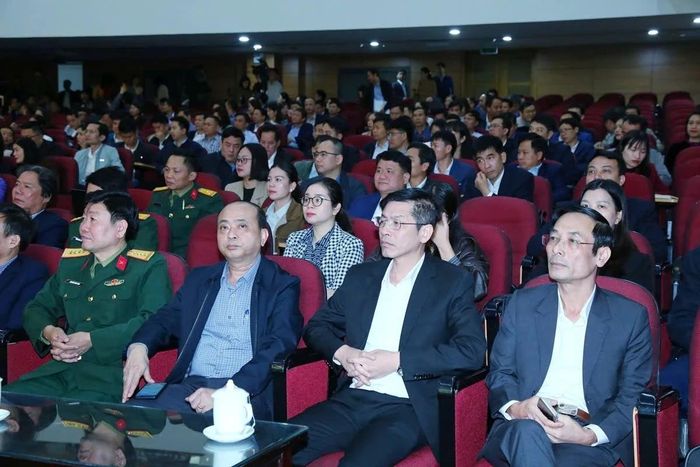 Các đại biểu tham dự hội nghị.