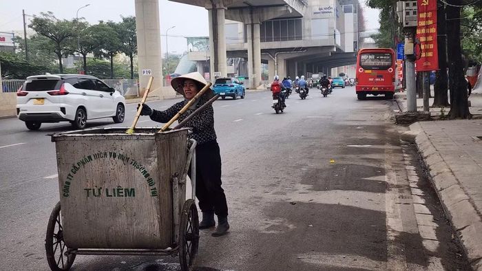 Bà Đặng Thị Tân cho biết sẽ phải thắt chặt chi tiêu. Ảnh: Thiên Tuấn