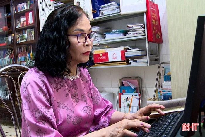 Không chỉ nghiên cứu, phục dựng, nhiều năm qua, Nhà nghiên cứu văn hóa Phan Thư Hiền còn cần mẫn, bền bỉ trong việc vận động cộng đồng tham gia giữ gìn, thực hành di sản.