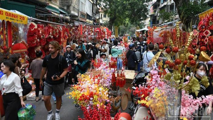 Từ tháng 12/2025-tháng 2/2026, mỗi tháng, lượng khách quốc tế đến Việt Nam đều đạt trên 2 triệu lượt. (Ảnh: THÀNH ĐẠT)