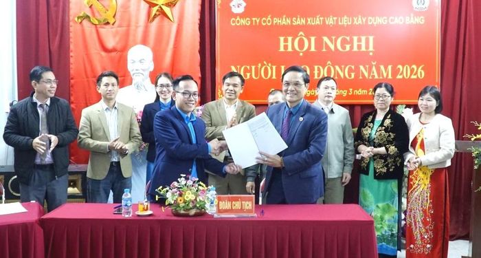 Ký thỏa ước lao động tập thể năm 2026 tại hội nghị.