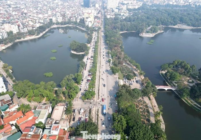QL1A đoạn từ Ba Đình đi hầm Kim Liên trong đó có đoạn đi qua hồ Ba Mẫu.