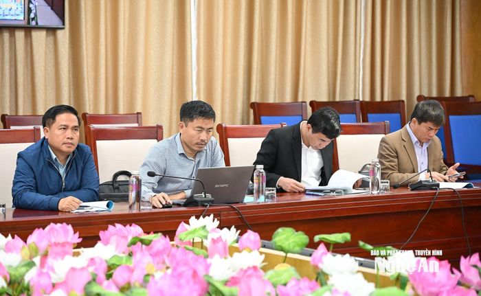 Đại diện lãnh đạo các sở, ngành cấp tỉnh tham dự hội nghị. Ảnh: Thành Cường