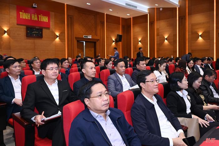 Lãnh đạo các địa phương dự hội nghị.