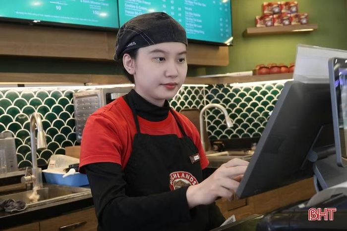 Highlands Coffee ghi nhận lượng đơn đặt qua ứng dụng chiếm khoảng 20 - 30% so với mua trực tiếp tại quầy.