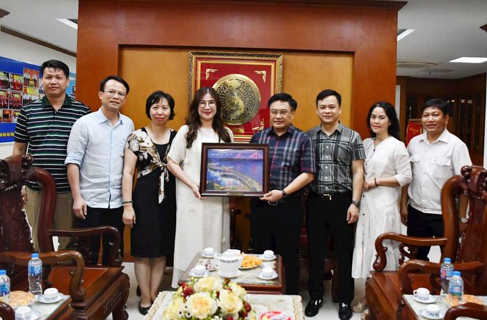 Đây cũng là cơ hội để hai đơn vị có thêm điều kiện giao lưu, đoàn kết, sẻ chia, qua đó tăng cường hơn nữa sự phối hợp trong công tác, góp phần vào thực hiện tốt nhiệm vụ của từng đơn vị, cũng như nhiệm vụ chung của Ngành.