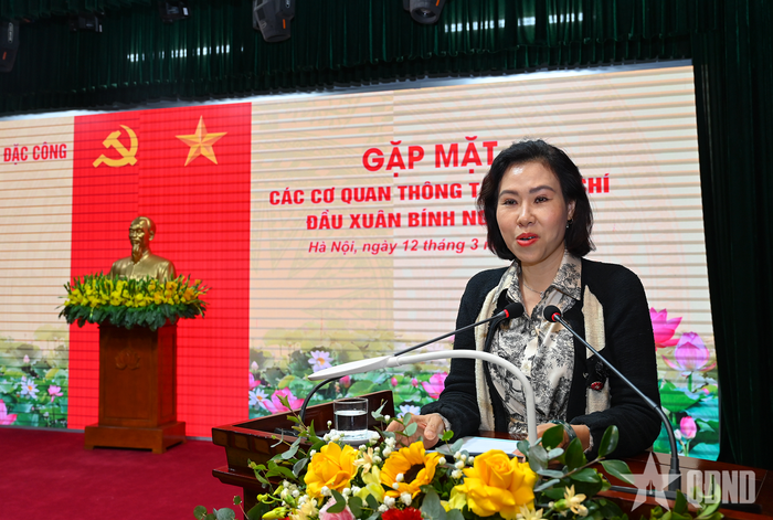  Đại diện lãnh đạo các cơ quan báo chí đóng góp ý kiến nhằm nâng cao hiệu quả công tác tuyên truyền về bộ đội Đặc công trong thời gian tới. 