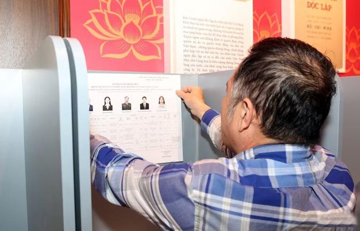 Những “địa chỉ đỏ” quen thuộc không chỉ mang ý nghĩa lịch sử mà còn trở thành nơi lan tỏa tinh thần trách nhiệm công dân trước ngày bầu cử