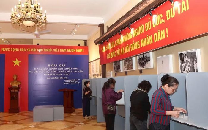 Không gian trang nghiêm của di tích càng làm nổi bật ý nghĩa cuộc bầu cử, một hoạt động dân chủ gắn liền với lịch sử hình thành và phát triển của Nhà nước Việt Nam