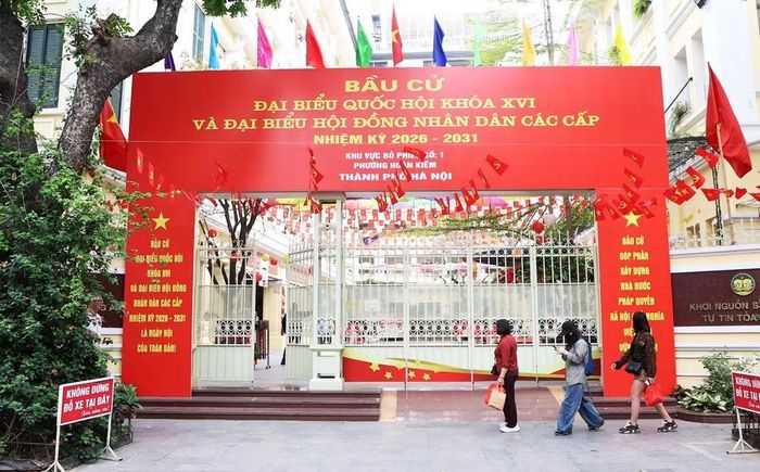 Việc tổ chức niêm yết thông tin bầu cử trong không gian di tích, trường học góp phần lan tỏa ý nghĩa của ngày hội dân chủ tới cộng đồng