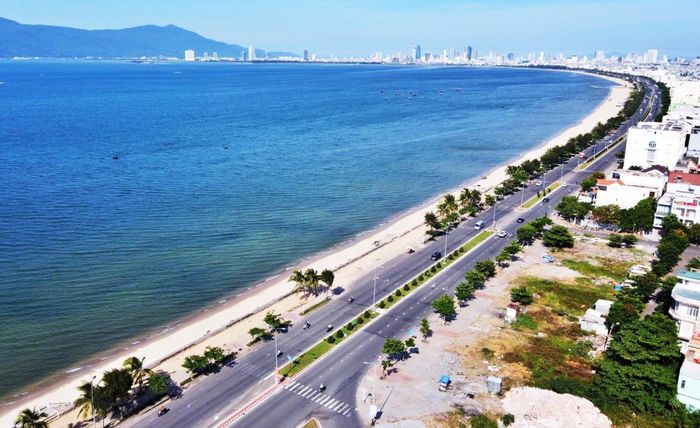 Tuyến đường ven biển Nguyễn Tất Thành sẽ được mở rộng để đóng vai trò kết nối đối với khu đô thị lấn biển.