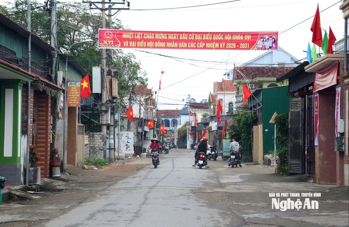 Công tác chuẩn bị cho ngày bầu cử tại các địa phương ven biển được triển khai nghiêm túc, chu đáo, bảo đảm đúng quy định. Ảnh: X.H