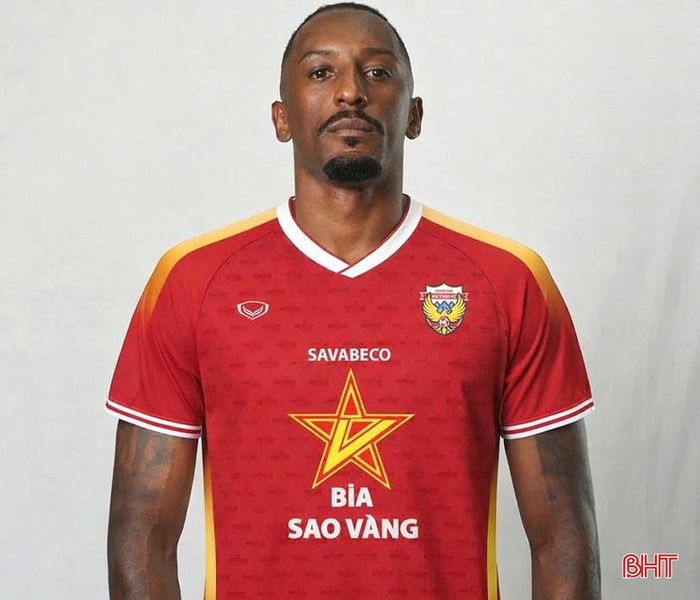 Welder de Jesus Costa được kỳ vọng là làn gió mới trên hàng công của Hồng Lĩnh Hà Tĩnh.