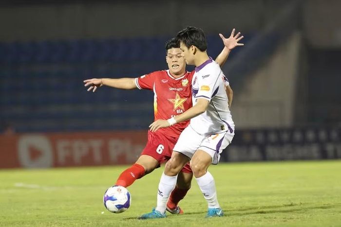  Sự trở lại của ngôi sao Hồ Tấn Tài đang là điểm tựa lớn với toàn đội Becamex TP Hồ Chí Minh. Ảnh: VPF. 