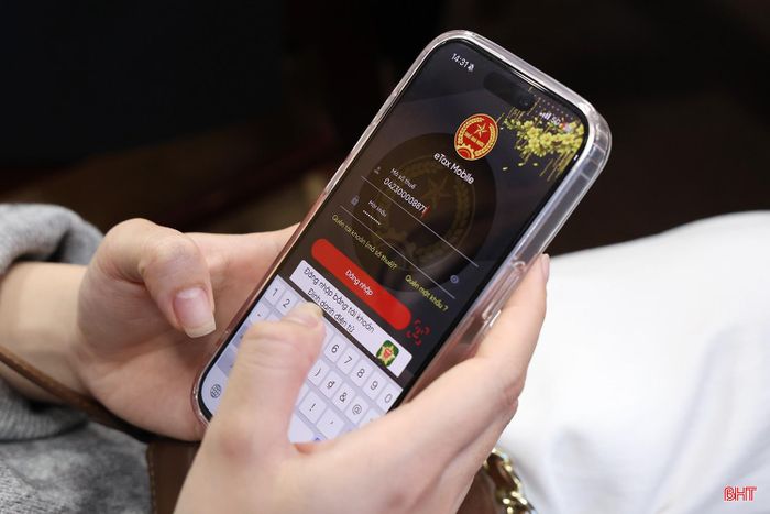 Mở màn cho đợt cao điểm hỗ trợ, ngành thuế đã tổ chức hội thảo trực tuyến đến tận các đơn vị thuế cơ sở nhằm cung cấp các giải pháp giúp hộ kinh doanh kê khai thuế đúng.