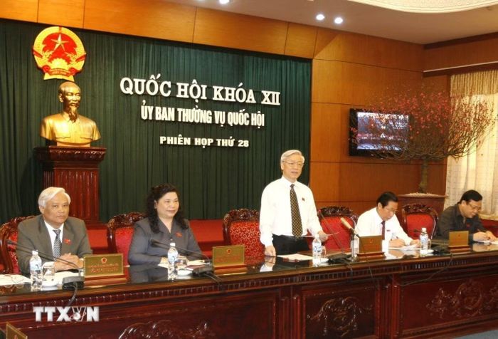 Chủ tịch Quốc hội Nguyễn Phú Trọng phát biểu khai mạc Phiên họp thứ 28 của Ủy ban Thường vụ Quốc hội khóa XII (Hà Nội, 9/2/2010). (Ảnh: Trí Dũng/TTXVN)