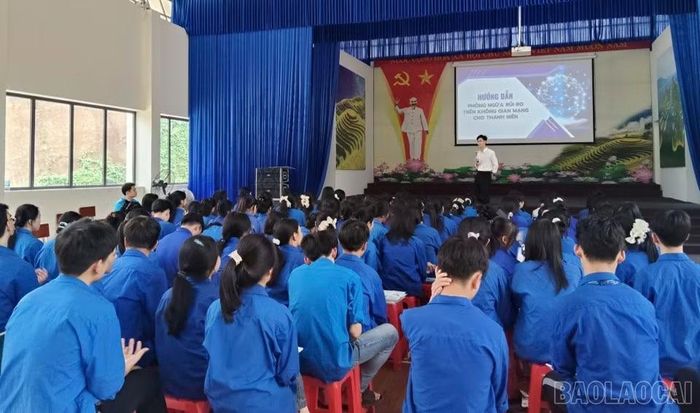 Tập huấn về phòng ngừa rủi ro trên không gian mạng cho đoàn viên, thanh niên.
