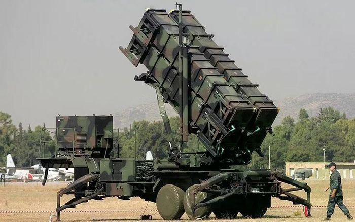 Tuy nhiên bước đi trên đã lập tức gây ra phản ứng cực kỳ gay gắt từ Ankara, khi Bộ Quốc phòng Thổ Nhĩ Kỳ khẳng định hành động trên cấu thành hành vi vi phạm trực tiếp luật pháp quốc tế.