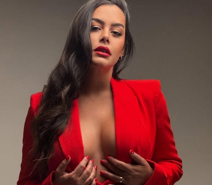  Trải qua nhiều năm, Larissa Riquelme vẫn là một trong những biểu tượng cổ động viên nổi tiếng nhất của bóng đá thế giới. Hình ảnh của cô tại World Cup 2010 vẫn thường được nhắc lại mỗi khi giải đấu diễn ra. 