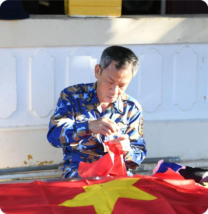 Trang trí khu vực bầu cử.