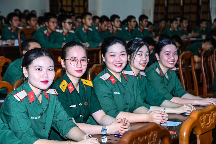  Các cử tri thuộc lực lượng quân sự TP Cần Thơ đi bầu cử sớm 