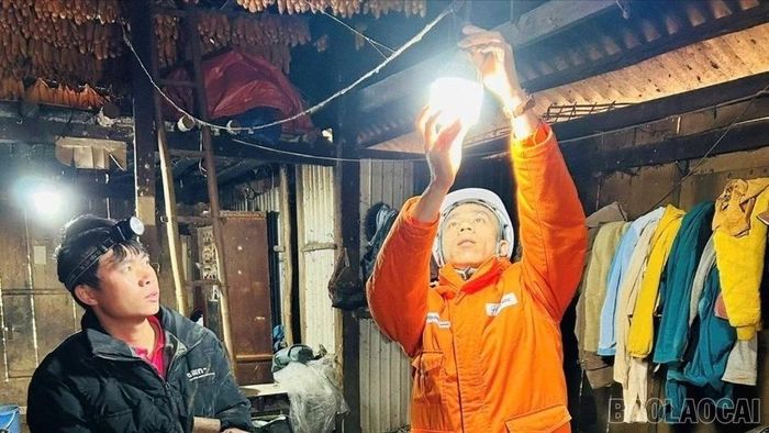 Điện lưới quốc gia góp phần cải thiện đời sống người dân vùng cao.