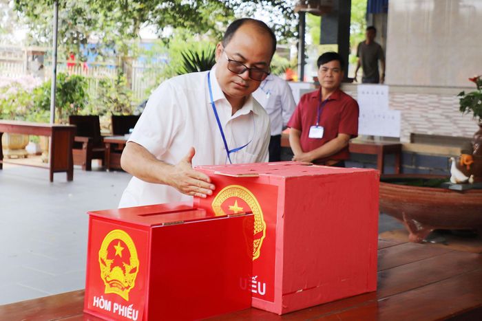 Các tổ kiểm tra của Ủy ban Bầu cử tỉnh Lâm Đồng kiểm tra tại các đơn vị bầu cử