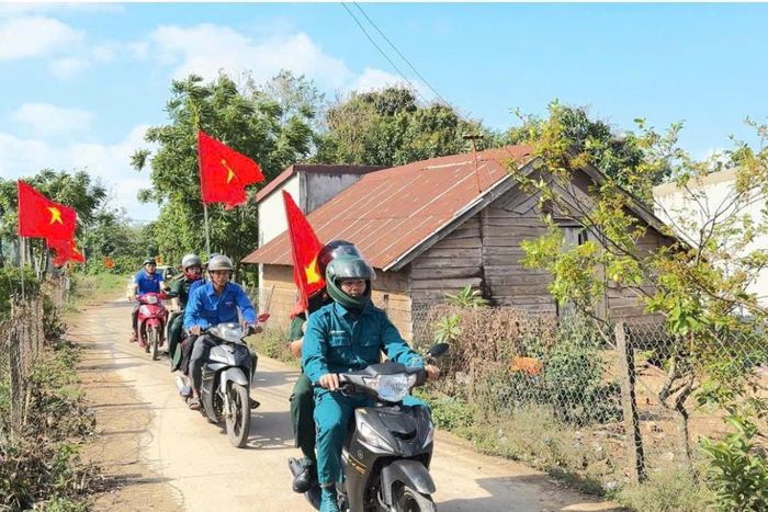 Công tác tuyên truyền trực quan cho cuộc bầu cử được triển khai đồng bộ ở tất cả các địa phương trong tỉnh Lâm Đồng
