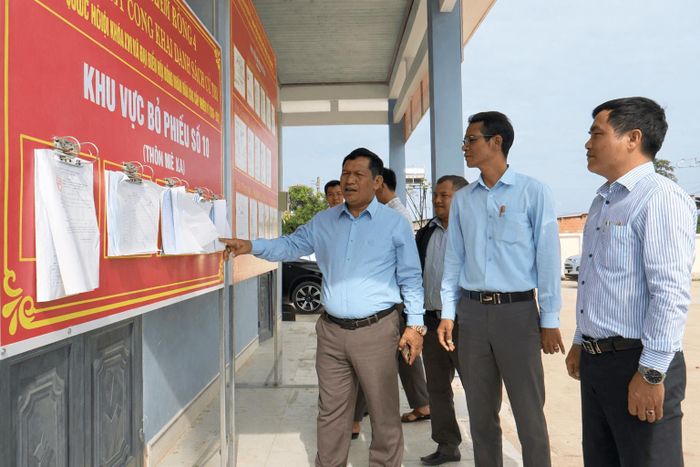 Danh sách cử tri được niêm yết công khai tại các điểm bầu cử