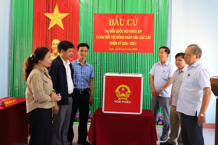 Xã Tà Đùng lên phương án đưa hòm phiếu vào khu dân cư nằm sâu trong rừng
