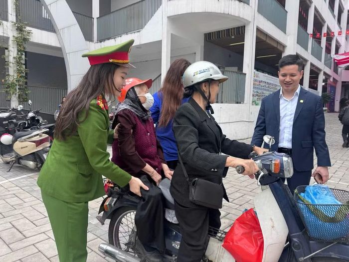 Công tác bảo đảm an ninh, trật tự và hỗ trợ cử tri được triển khai chu đáo, góp phần để ngày bầu cử diễn ra an toàn, trang nghiêm