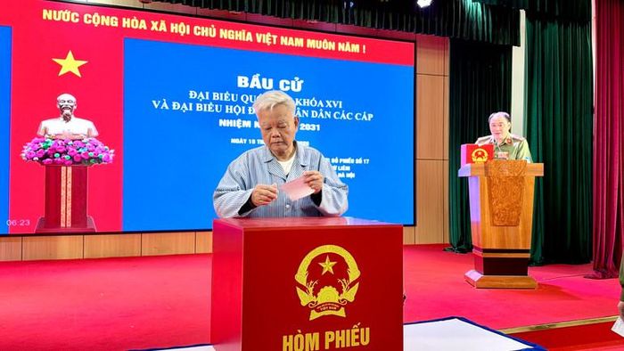 Đánh giá về buổi bầu cử sáng 15/3, Đại tá Nguyễn Thái Hưng cho biết công tác tổ chức tại Bệnh viện 19-8 đã diễn ra an toàn, nghiêm túc và thành công, bảo đảm đúng quy định và tạo điều kiện thuận lợi cho các cử tri thực hiện quyền và nghĩa vụ của mình.