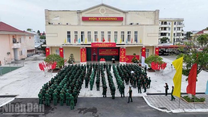 Quang cảnh bầu cử tại Bộ Chỉ huy quân sự tỉnh An Giang.