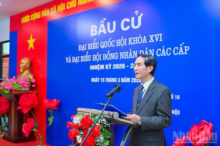 Tổ trưởng bầu cử là đồng chí Nguyễn Thái Hòa, Bí thư chi bộ phát biểu khai mạc.