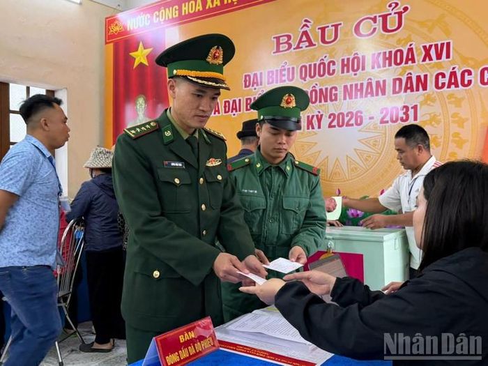 Đến 9 giờ sáng 15/3, tất cả cử tri thuộc Bộ đội biên phòng tỉnh Hưng Yên đã hoàn thành việc bỏ phiếu bầu cử.