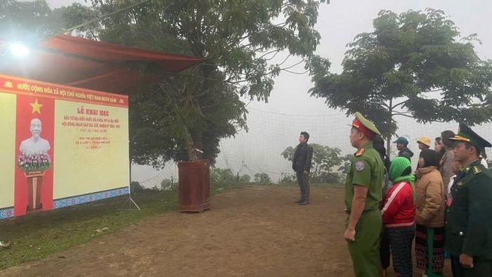 Trước giờ bỏ phiếu ở xã biên giới A Lưới 1.