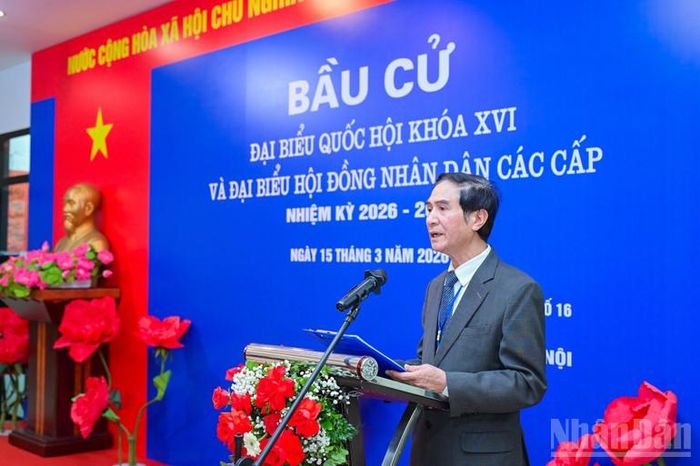 Tổ trưởng bầu cử là đồng chí Nguyễn Thái Hòa, Bí thư chi bộ phát biểu khai mạc.