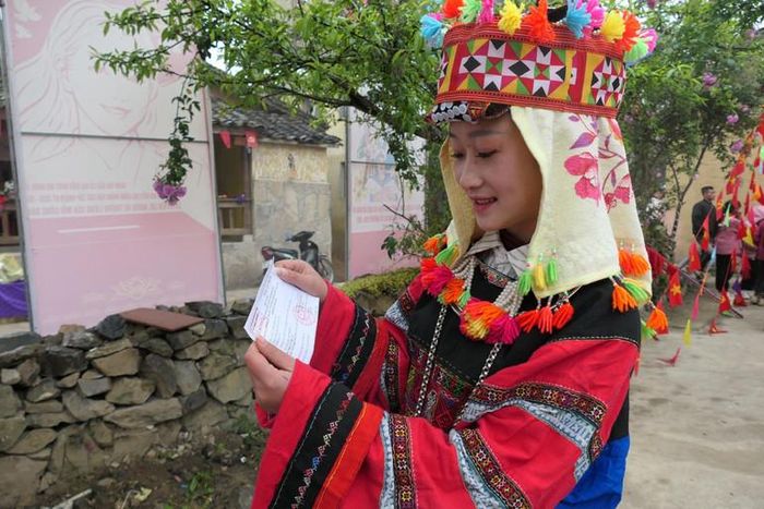 Cử tri trẻ Lù Thị Huyến, thôn Lô Lô Chải, xã Lũng Cú kỳ vọng những người trúng cử đại biểu Quốc hội và Hội đồng nhân dân các cấp sẽ giúp người dân vùng cao phát triển kinh tế, xóa đói giảm nghèo.