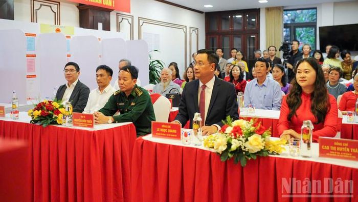 Lễ khai mạc cuộc bầu cử tại khu vực bỏ phiếu số 15, phường Hải Châu.