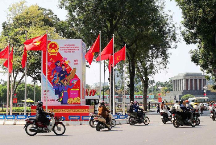 Pano tuyên truyền bầu cử tại khu vực quảng trường Ba Đình, Hà Nội. ẢNH: QUANG PHÚC
