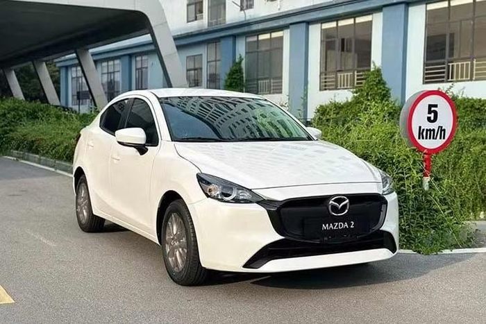 Mazda2 với doanh số đạt 286 xe bán ra, chỉ giảm 12,8% so với tháng trước, mức giảm nhẹ nhất trong phân khúc.