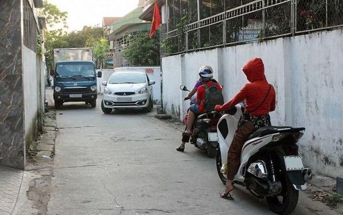 Nguyên nhân dẫn vào ngõ hẹp là do hệ thống ưu tiên tuyến đường ngắn nhất hoặc nhanh nhất.