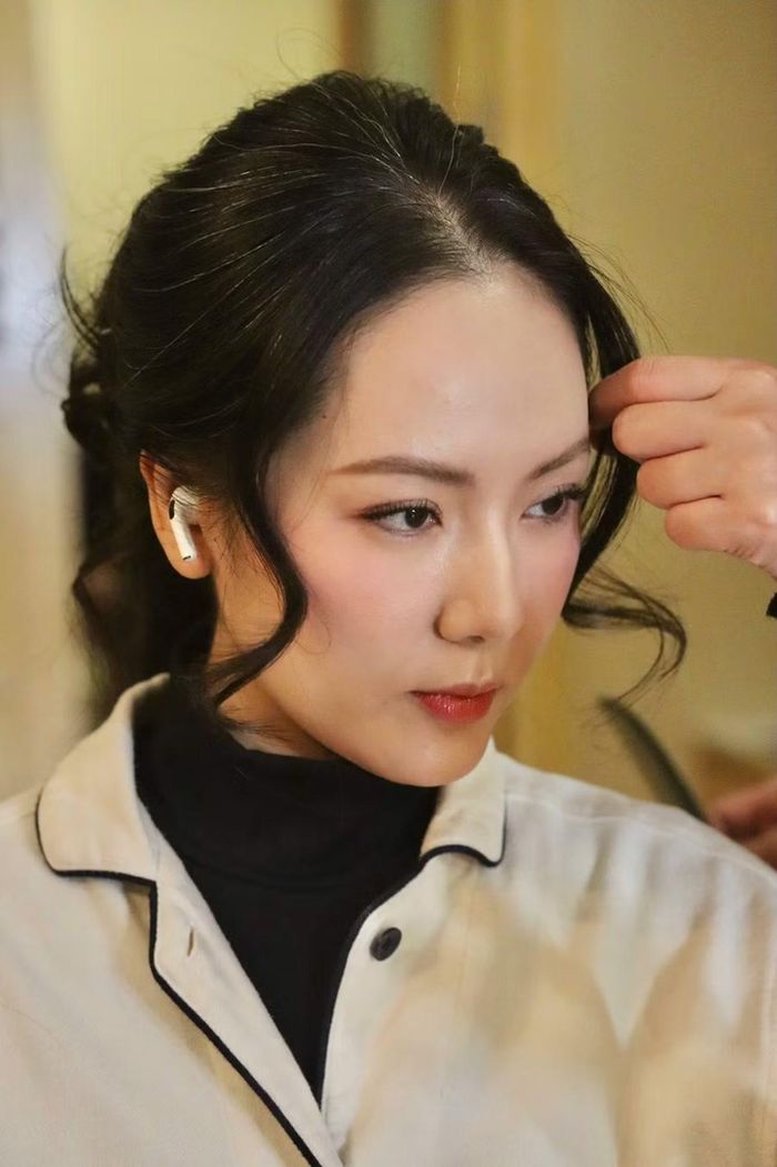 Những năm gần đây, Phương Linh cũng xuất hiện nhiều hơn trên sân khấu ca nhạc. Giọng hát giàu cảm xúc cùng nhan sắc dịu dàng của cô vẫn khiến khán giả nhớ đến hình ảnh nữ ca sĩ thanh lịch của nhiều năm trước.