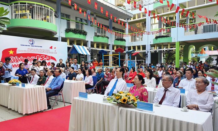 Quang cảnh lễ khai mạc tại tổ bầu cử số 2, phường Xuân Hòa, TPHCM. (Ảnh: CK)