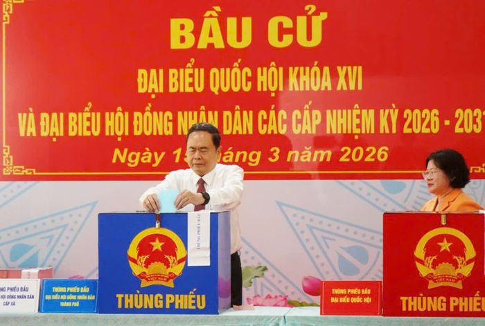 Chủ tịch Quốc hội Trần Thanh Mẫn tham gia bỏ phiếu.